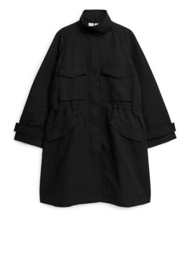 Arket Jacke mit Kordelzug Schwarz, Jacken in Größe S. Farbe: Black