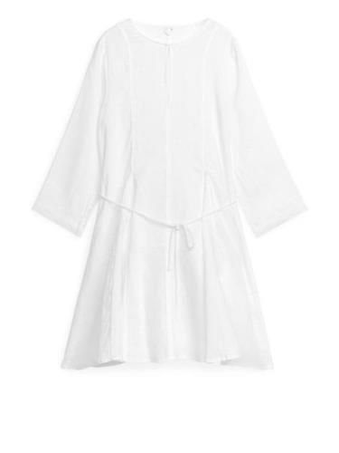 Arket Ausgestelltes Leinenkleid Weiß, Alltagskleider in Größe 42. Farb...