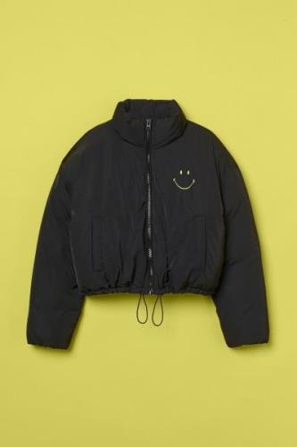 H&M+ Kurzes Puffer Jacket Schwarz/Smiley®, Jacken in Größe XL. Farbe: ...