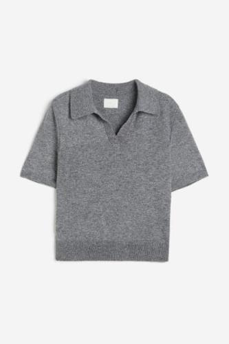 H&M Poloshirt aus Feinstrick Graumeliert, T-Shirt in Größe XS. Farbe: ...