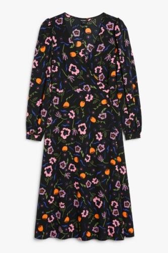 Monki Langärmeliges Kleid, V-Ausschnitt, Schwarz Blumen-Konfetti-Print...