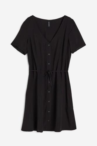 H&M Durchgeknöpftes Kleid mit Bindedetail Schwarz, Alltagskleider in G...