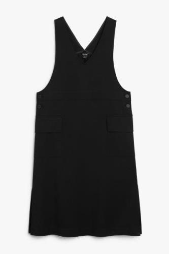 Monki Schwarzes Midi-Latzkleid Schwarz, Alltagskleider in Größe XS. Fa...