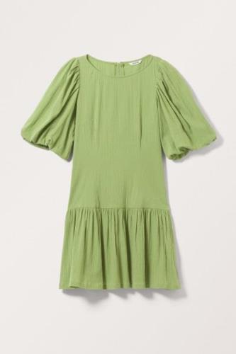 Monki Kurzes Kleid mit Puffärmeln Limettengrün, Alltagskleider in Größ...