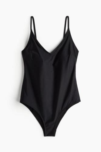 H&M Badeanzug mit wattierten Cups Schwarz, Badeanzüge in Größe 40. Far...