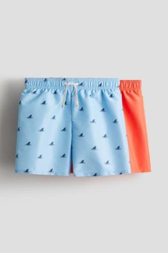 H&M 2er-Pack Badeshorts Hellblau/Haie in Größe 170. Farbe: Light blue/...