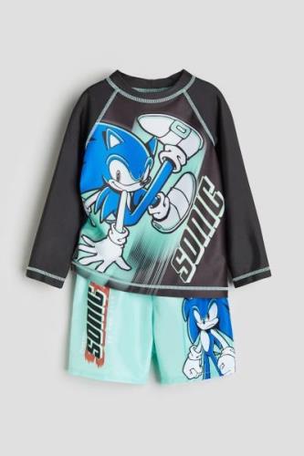 H&M Bedrucktes Badeset Schwarz/Sonic der Igel, Badeshorts in Größe 92....