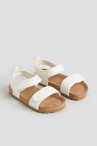 H&M Sandalen mit Knöchelriemen Weiß in Größe 29. Farbe: White