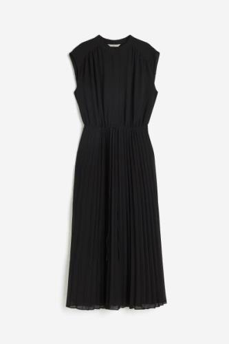 H&M Plissiertes Chiffonkleid Schwarz, Alltagskleider in Größe XS. Farb...