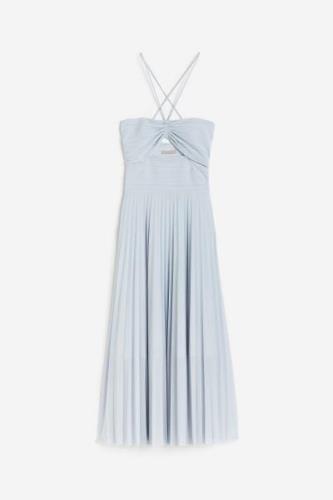 H&M Plissiertes Neckholder-Kleid Hellblau, Alltagskleider in Größe XL....