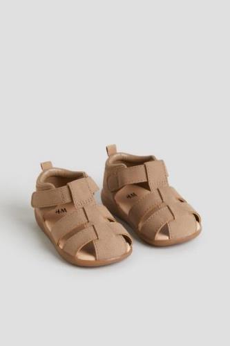 H&M Riemensandalen Dunkelbeige in Größe 23. Farbe: Dark beige