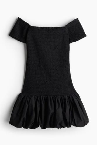 H&M Gesmoktes Off-Shoulder-Kleid Schwarz, Alltagskleider in Größe L. F...