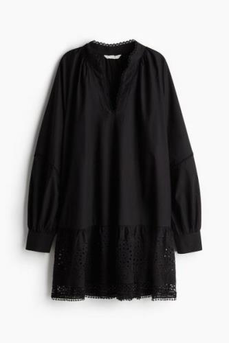 H&M Kleid mit Broderie Anglaise Schwarz, Alltagskleider in Größe S. Fa...