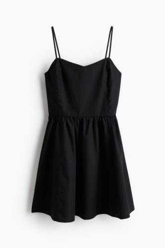 H&M Baumwollkleid mit ausgestelltem Rock Schwarz, Alltagskleider in Gr...