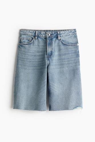 H&M Bermuda Regular Jeansshorts Helles Denimblau in Größe 40. Farbe: L...