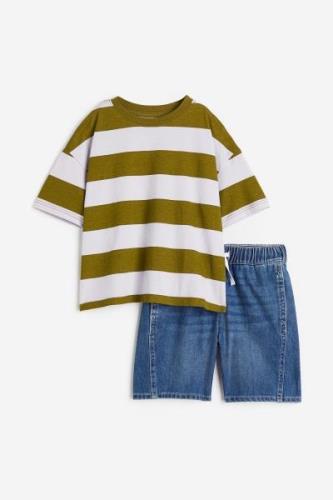 H&M 2-teiliges Set mit T-Shirt und Shorts Denimblau/Olivgrün gestreift...